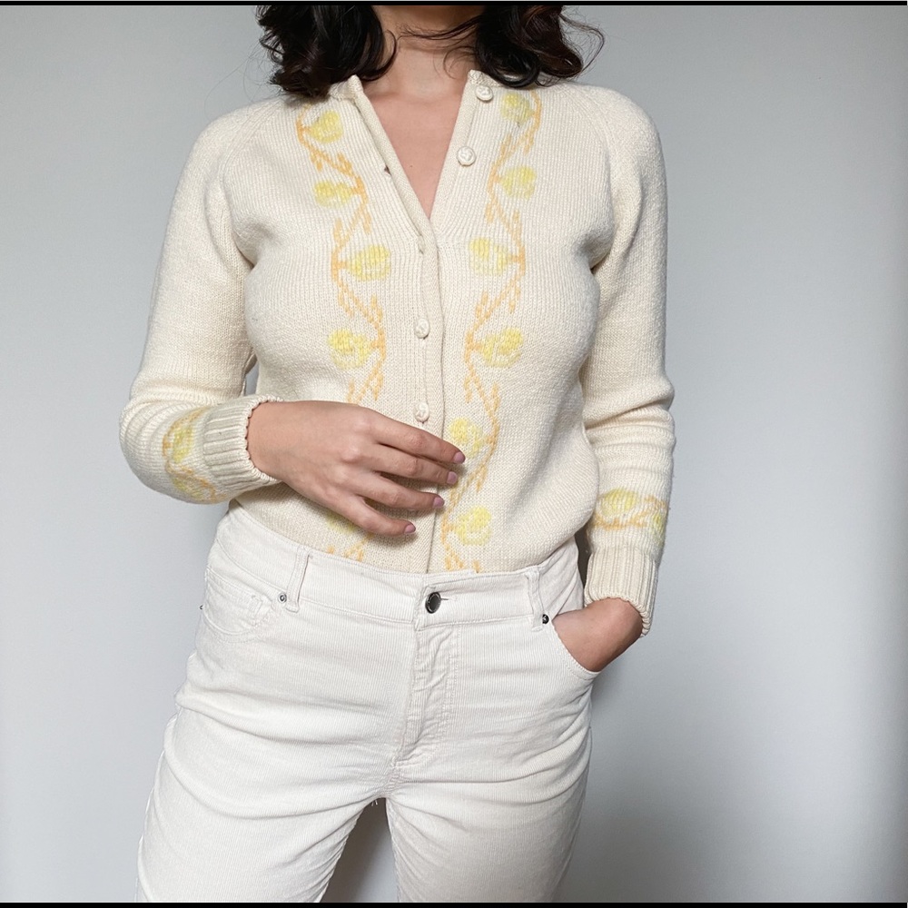 Vintage 1950s wool butter yellow cardigan sweater